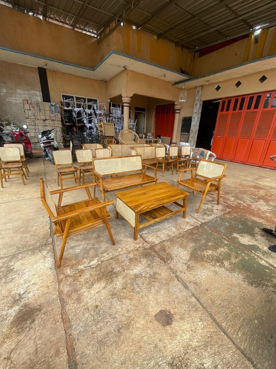 SET KURSI TAMU JATI RETRO MINIMALIS KOMBINASI ROTAN
